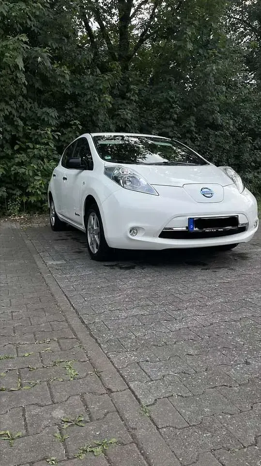 Gebraucht Nissan Leaf Visia 80 kW (109 PS) 2016 Weiß Kleinwagen