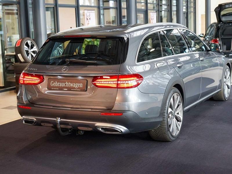 Gebraucht Mercedes E400 340 PS (250 kW) 2018 Selenitgrau Kombi