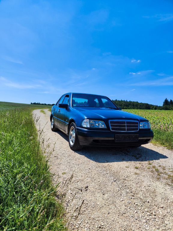 Gebraucht 1997 Mercedes C180 Limousine | 1.999 € (Guter Preis) - Bild 1/4
