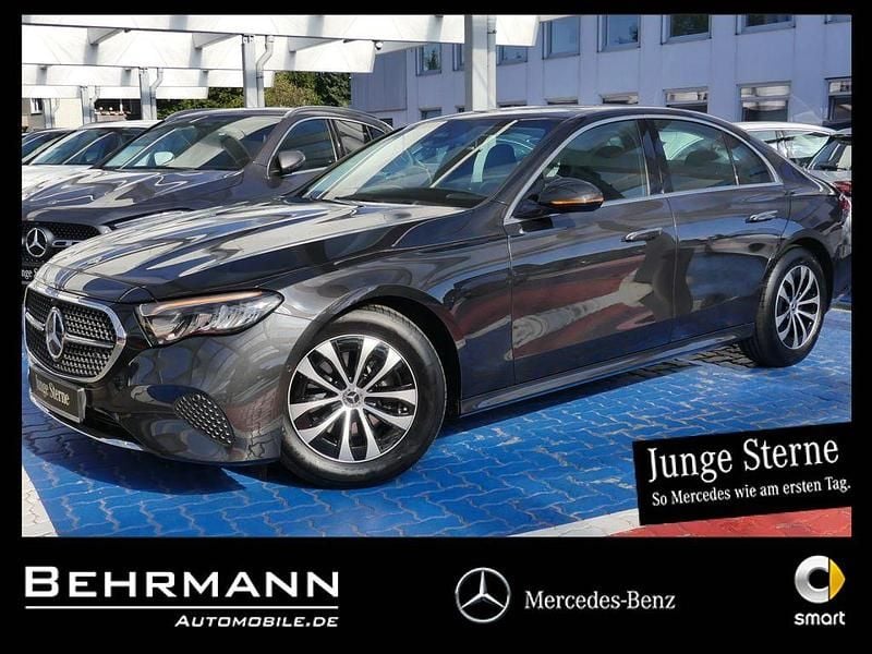 Metalliclack graphitgrau Gebraucht 2024 Mercedes E200 Advanced Limousine | 49.890 € (Fairer Preis) - Bild 1/4