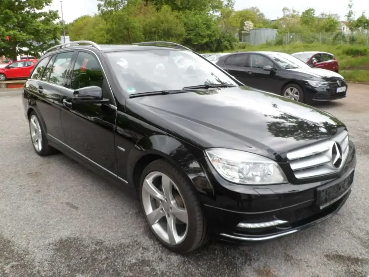 Gebraucht Mercedes C250 Avantgarde 204 PS (150 kW) 2011 Schwarz  unilack Kombi