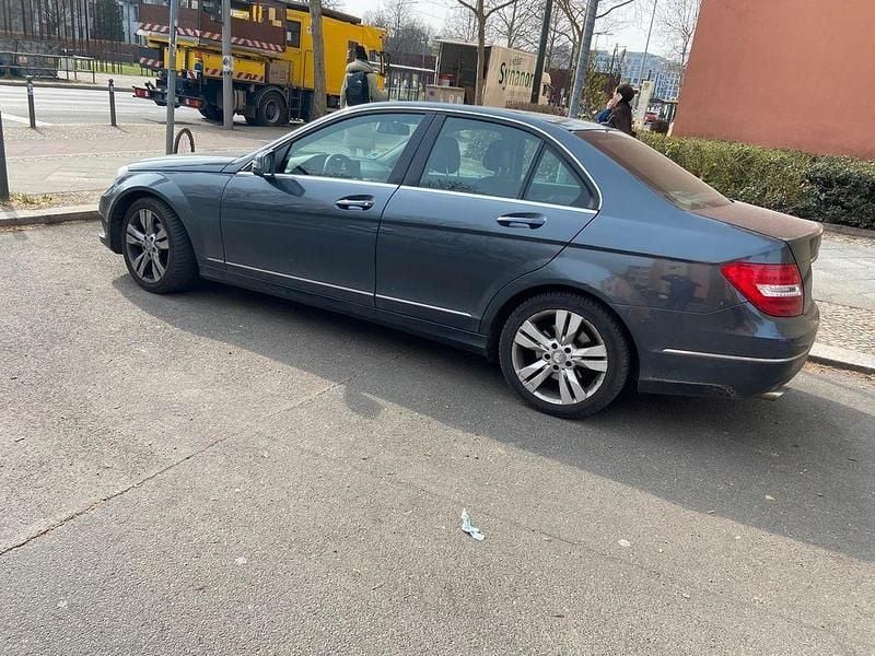 Gebraucht Mercedes C220 Elegance 170 PS (125 kW) 2013 Schwarz Limousine