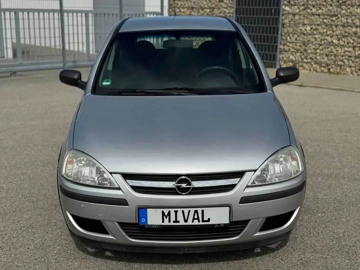 Second-hand Opel Corsa 80 CP (58 kW) 2004 Argintiu Hatchback
