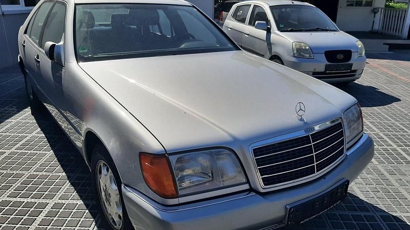 Silber Gebraucht 1992 Mercedes 400 SE Limousine | 10.990 € - Bild 1/4