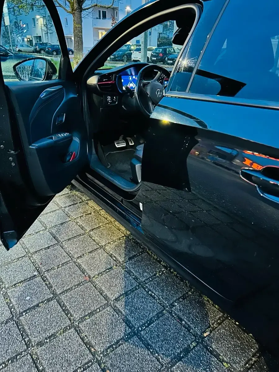 Gebraucht Opel Corsa 131 PS (96 kW) 2021 Schwarz Kleinwagen