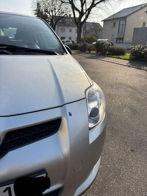 Gebraucht Toyota Auris 132 PS (97 kW) 2009 Silber Kleinwagen