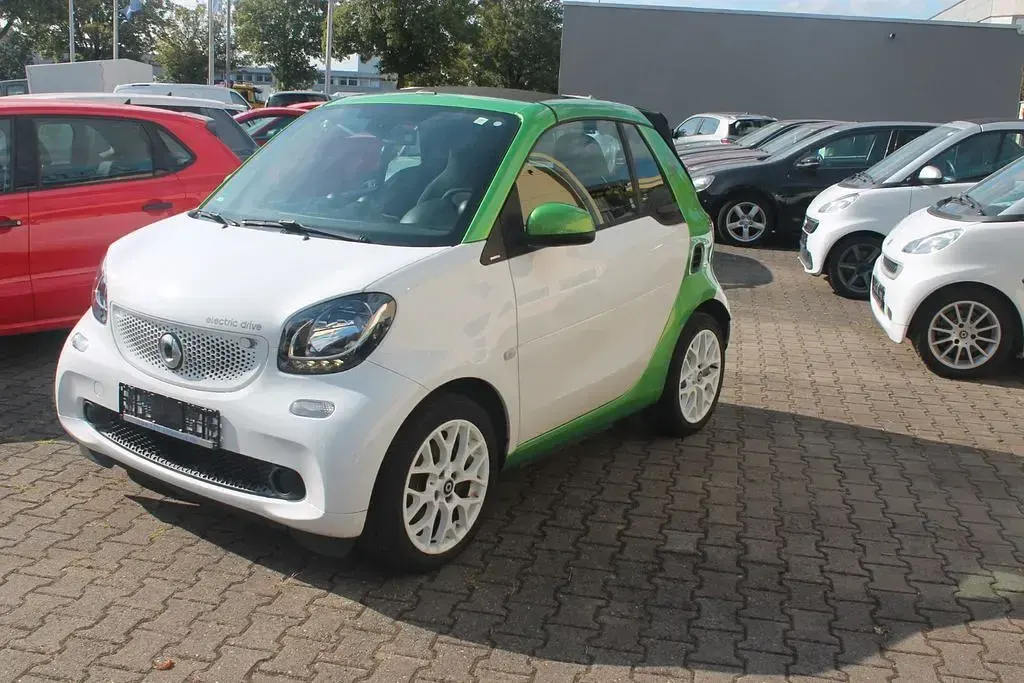 Gebraucht Smart ForTwo Cabrio 60 kW (82 PS) 2017 Grün Cabrio