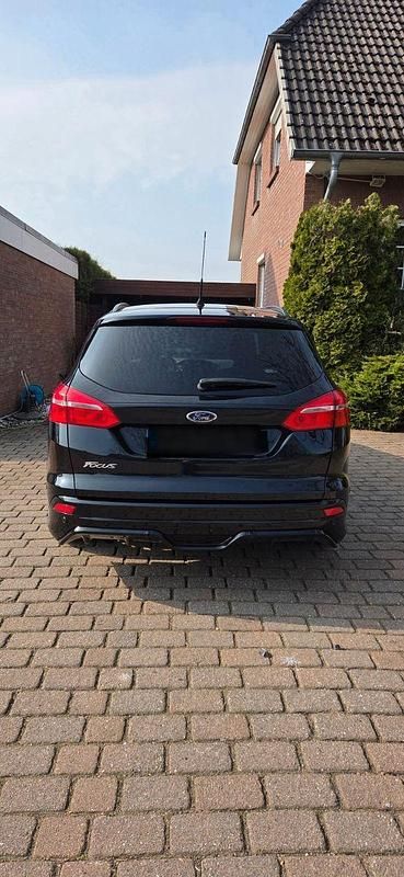 Gebraucht Ford Focus ST-Line 120 PS (88 kW) 2017 Schwarz Kombi