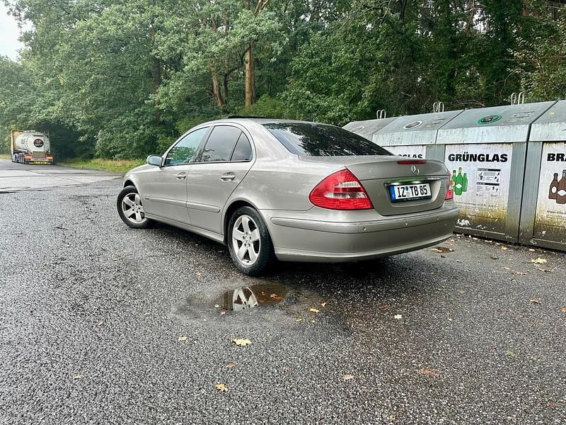 Gebraucht Mercedes E280 Avantgarde 231 PS (169 kW) 2005 Silber Limousine