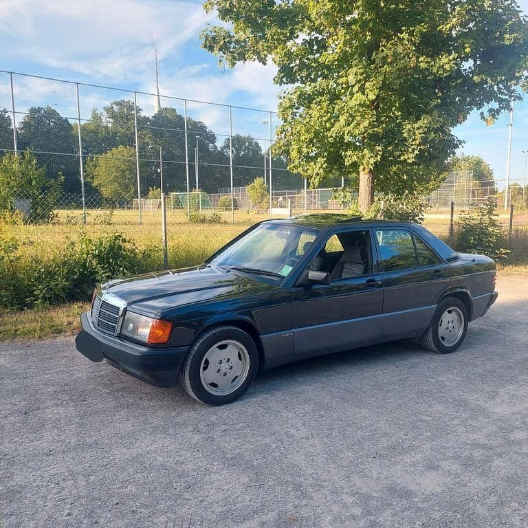 Grau Gebraucht 1991 Mercedes 190 Sportline Limousine | 9.199 € - Bild 1/4
