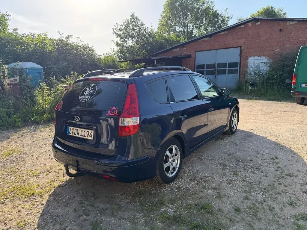 Gebraucht Hyundai i30 Classic 90 PS (66 kW) 2010 Blau Kombi