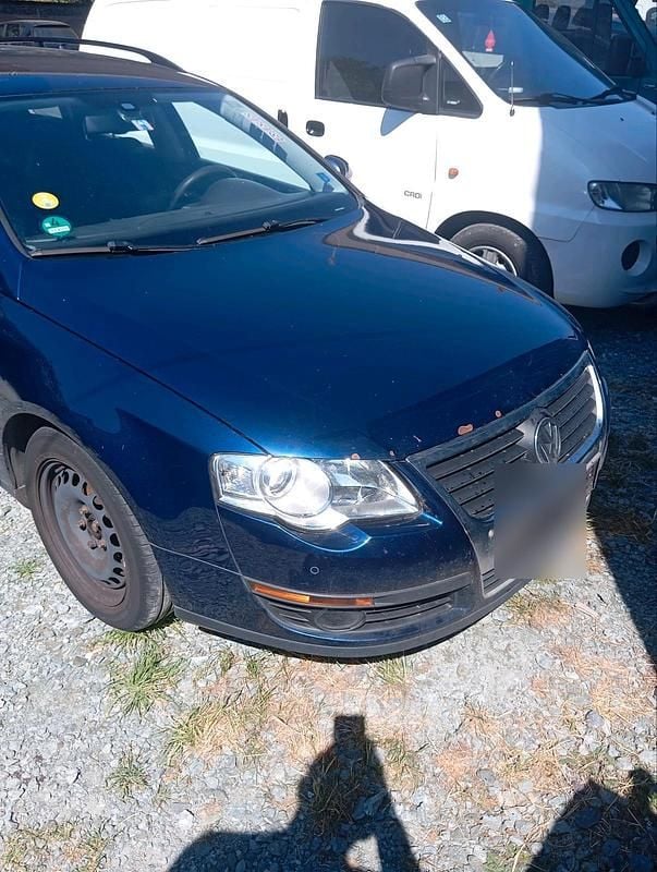 Blau Gebraucht 2010 VW Passat Kombi | 1.450 € (Superpreis) - Bild 1/4