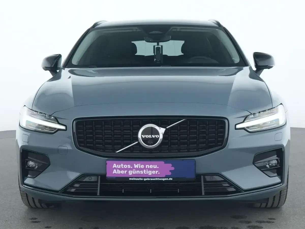 Gebraucht Volvo V60 Plus 250 PS (183 kW) 2022 Thunder grey Kombi
