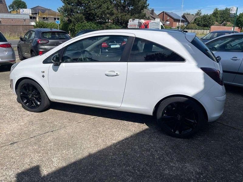 Gebraucht Opel Corsa Color Edition 101 PS (74 kW) 2014 Weiß Kleinwagen