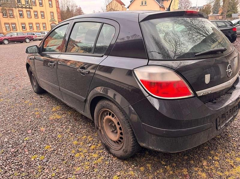 Usata Opel Astra 105 CV (77 kW) 2004 Nero Berlina