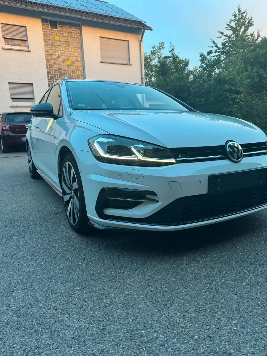 Gebraucht VW Passat R 150 PS (110 kW) 2018 Weiß Kombi