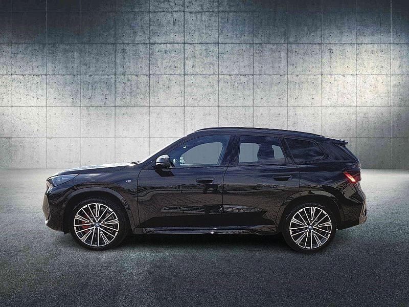Gebraucht BMW iX1 Performance 225 kW (306 PS) 2023 Saphirschwarz SUV