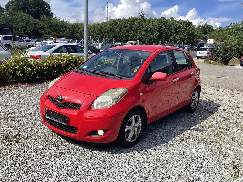 Gebraucht Toyota Yaris 2010 Rot Limousine