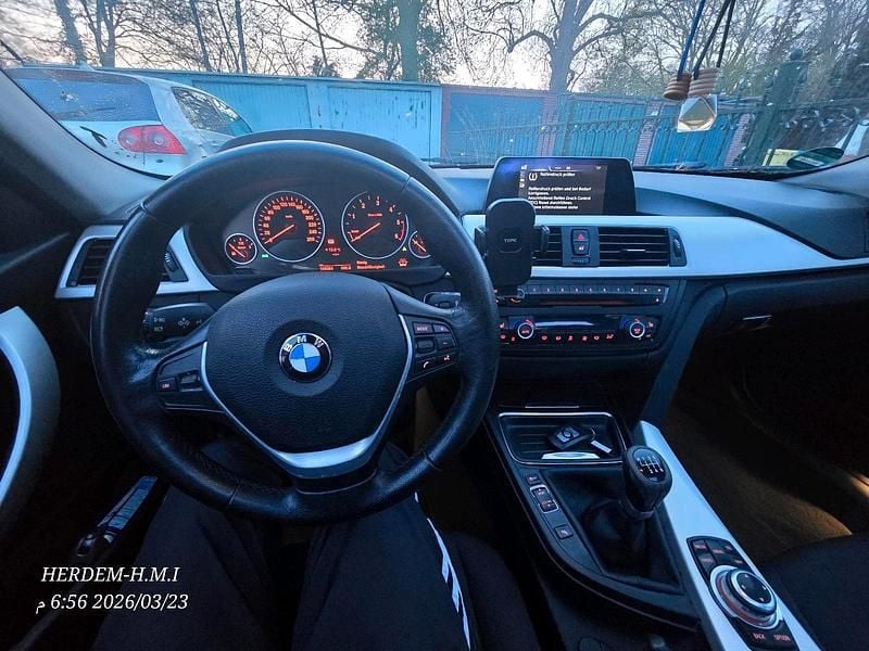 Gebraucht BMW 318 143 PS (105 kW) 2014 Andere farben Kombi
