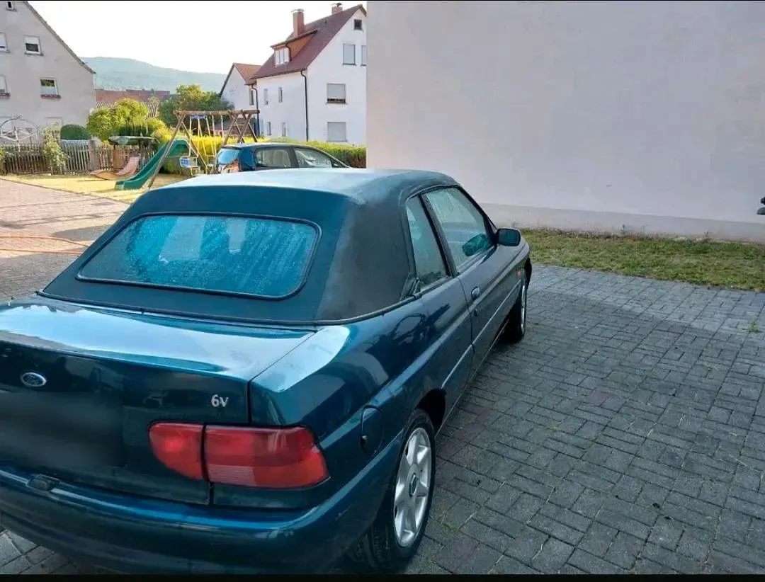 Gebraucht Ford Escort Cabriolet 115 PS (84 kW) 1995 Grün Cabrio