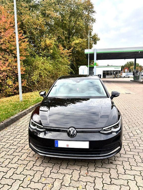 Gebraucht VW Golf VIII Active 150 PS (110 kW) 2023 Schwarz Limousine
