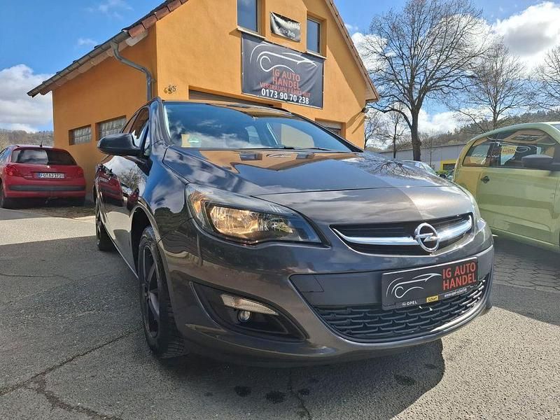 Gebraucht Opel Astra Edition 110 PS (80 kW) 2014 Grau Kombi
