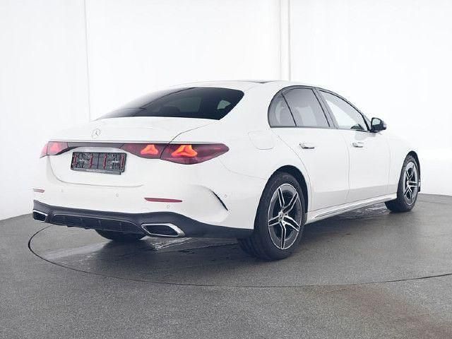 Gebraucht 2024 Mercedes E220 AMG line | 55.110 € (Teuer) - Bild 1/4