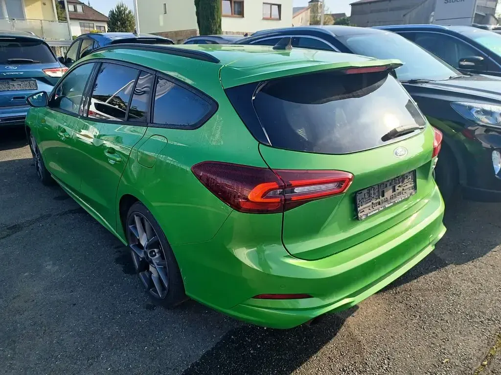 Używany Ford Focus ST 280 KM (205 kW) 2022 Zielony Sedan/Limuzyna