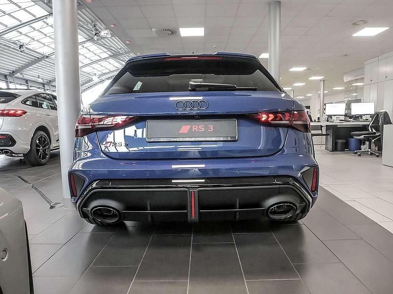 Gebraucht Audi RS3 Sport 400 PS (294 kW) 2025 Blau Limousine