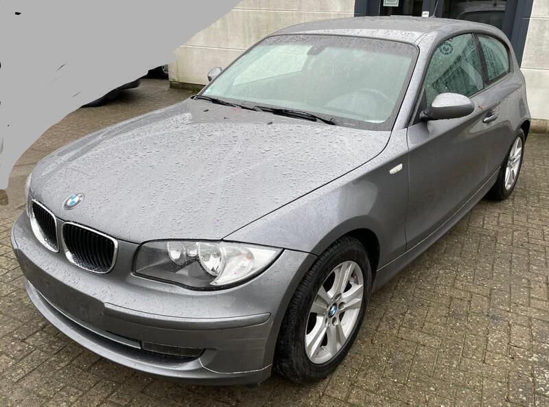 Grau Gebraucht 2009 BMW 118 Kleinwagen | 6.500 € (Etwas zu teuer) - Bild 1/3