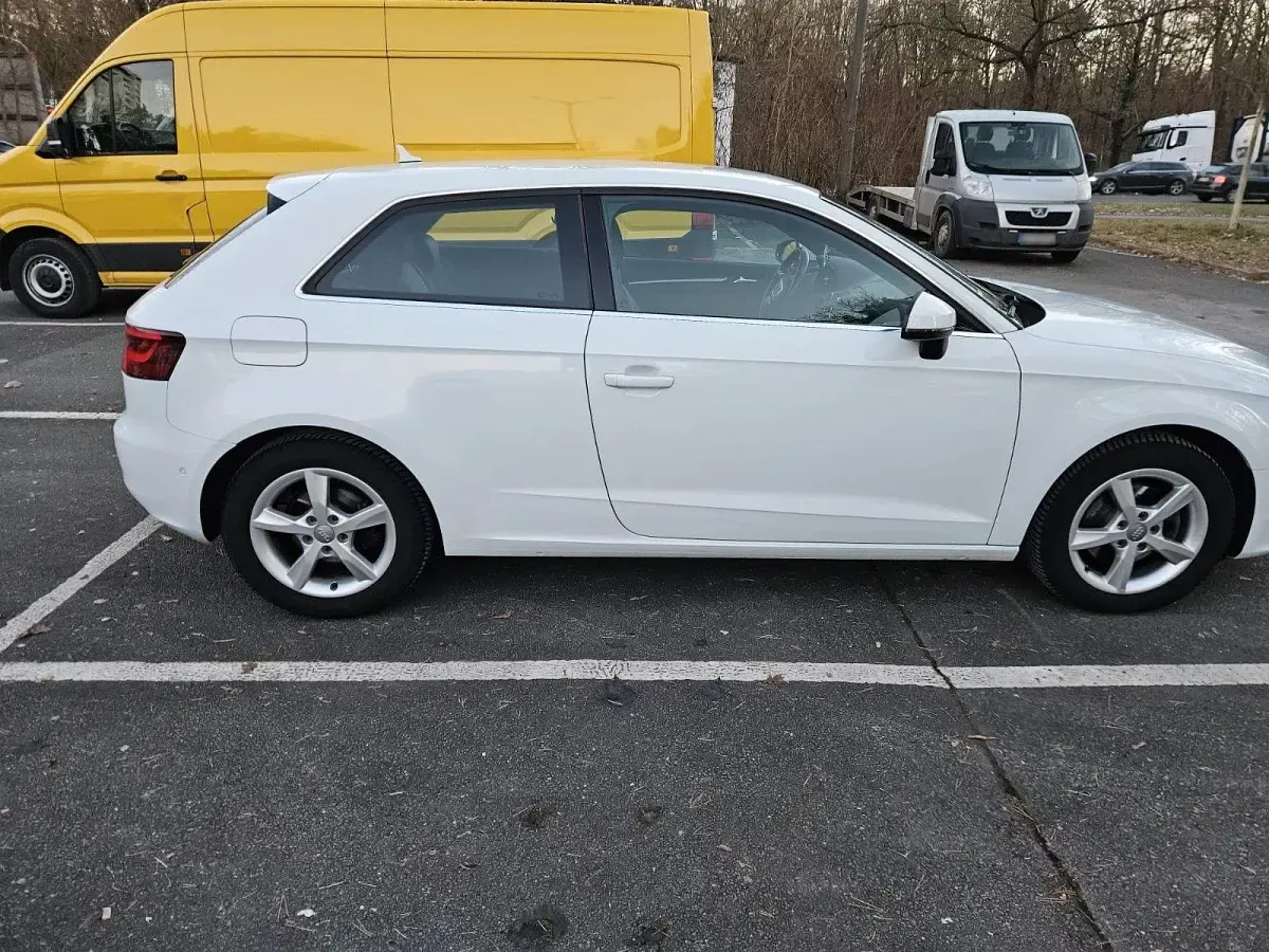 Gebraucht Audi A3 Ambiente 150 PS (110 kW) 2015 Weiß Limousine