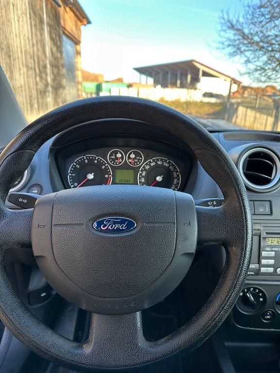 Gebraucht Ford Fiesta Ambiente 80 PS (58 kW) 2006 Limousine