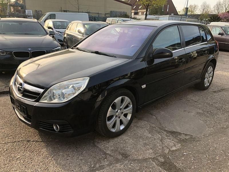 Gebraucht Opel Signum Edition+ 140 PS (102 kW) 2008 Schwarz Kleinwagen