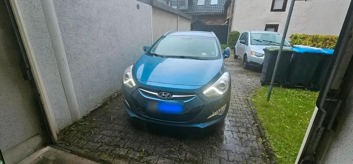 Gebraucht Hyundai i40 136 PS (100 kW) 2011 Blau Kombi