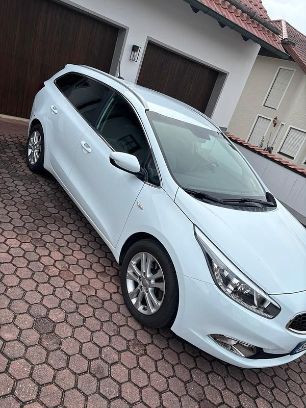 Occasion Kia Ceed 135 ch (99 kW) 2014 Blanc Citadine