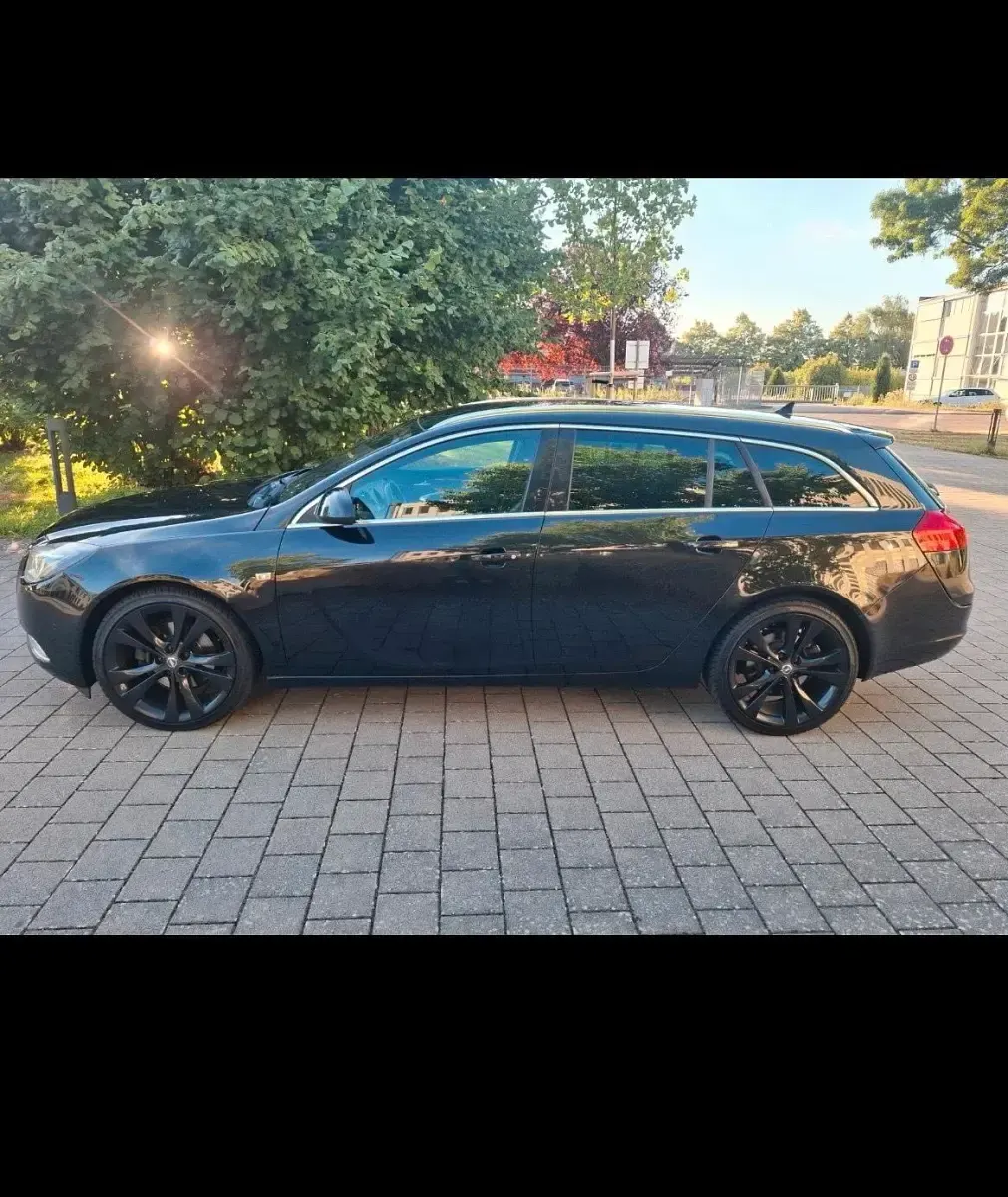Gebraucht Opel Insignia 160 PS (117 kW) 2011 Schwarz Kombi