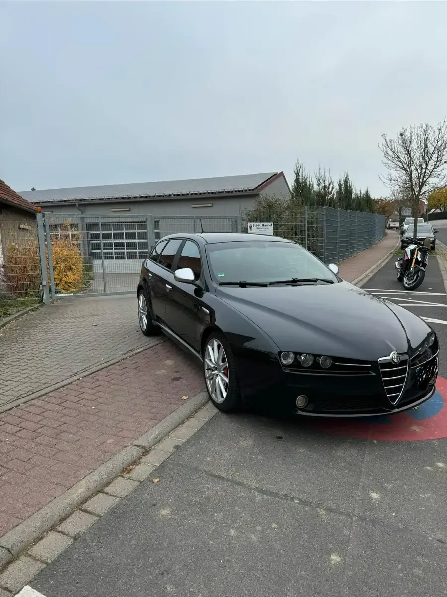 Gebraucht Alfa Romeo 159 Ti 150 PS (110 kW) 2009 Schwarz Kombi