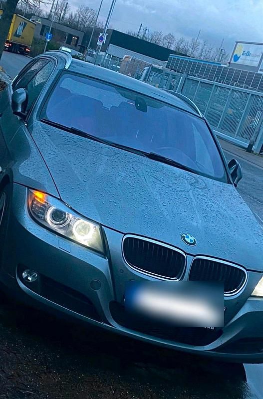 Gebraucht BMW 320 185 PS (136 kW) 2010 Grau Kombi