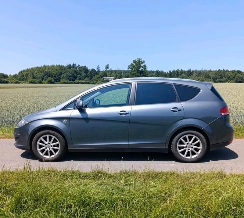 Grau Gebraucht 2012 Seat Altea XL Ecomotive Van / Kleinbus | 2.500 € (Superpreis) - Bild 1/4