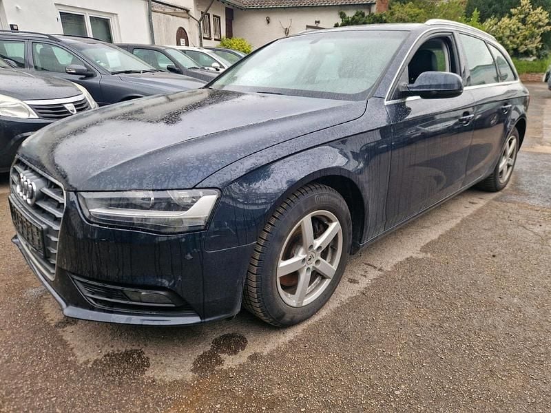 Gebraucht Audi A4 170 PS (125 kW) 2012 Blau Kombi