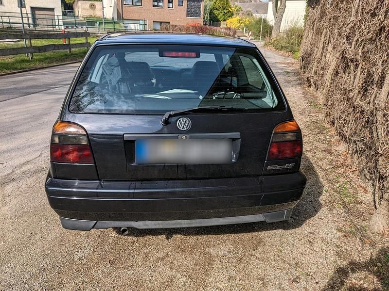 Gebraucht VW Golf III 75 PS (55 kW) 1996 Schwarz Kleinwagen