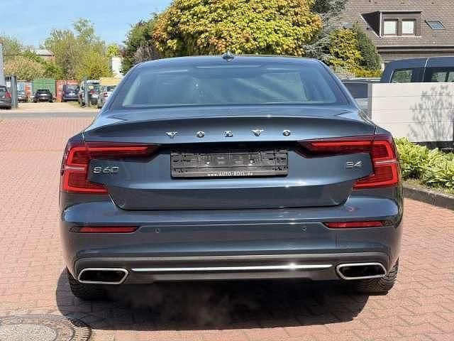 Gebraucht Volvo S60 Inscription 197 PS (144 kW) 2021 Blau metallic Limousine