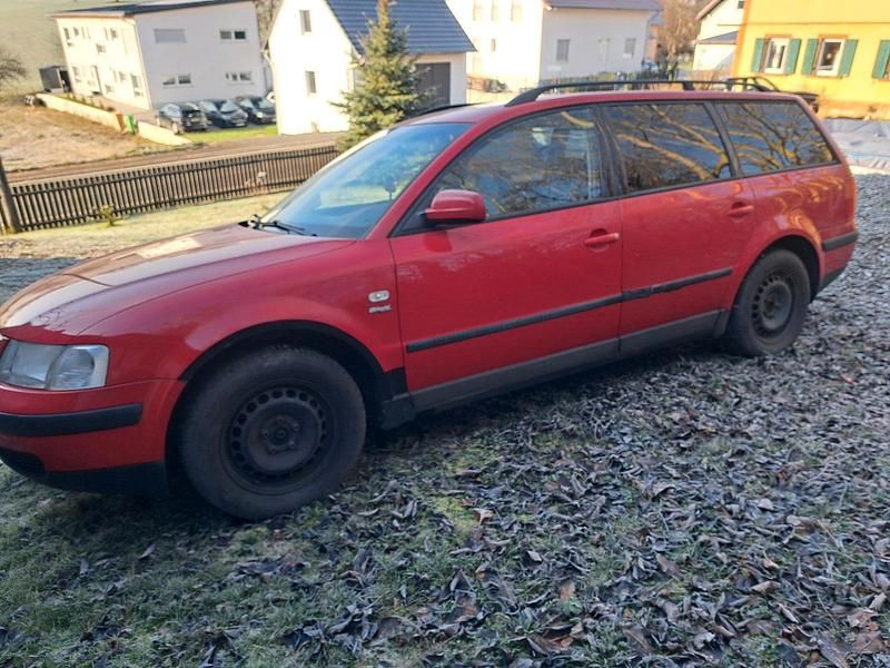 Rot Gebraucht 1998 VW Passat Kombi | 350 € (Superpreis) - Bild 1/4