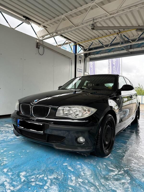 Schwarz Gebraucht 2006 BMW 118 Kleinwagen | 2.800 € (Fairer Preis) - Bild 1/4