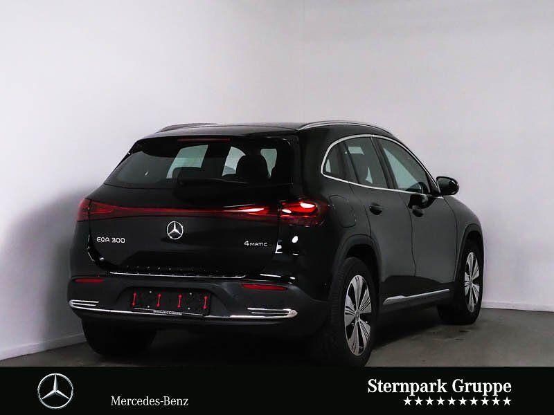Gebraucht Mercedes EQA300 Progressive 167 kW (228 PS) 2024 Lack kosmosschwarz SUV