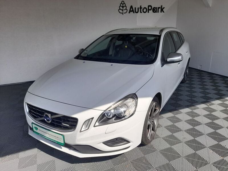 Weiß Gebraucht 2011 Volvo V60 Momentum Kombi | 5.700 € (Superpreis) - Bild 1/4