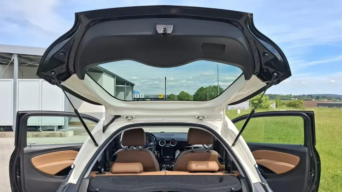 Gebraucht Opel Adam Rocks Rocks 116 PS (85 kW) 2017 Schwarz Kleinwagen