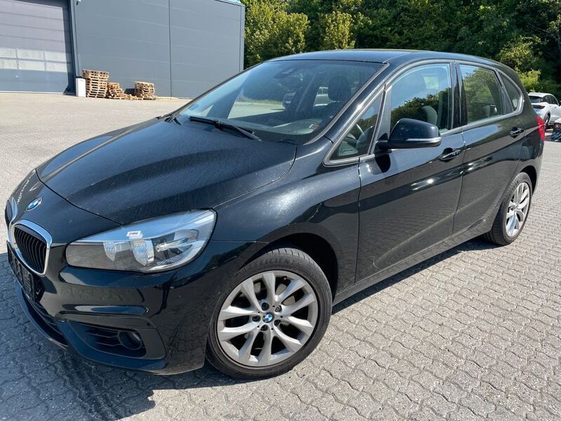 Schwarz Gebraucht 2018 BMW 220 Active Tourer Advantage Van / Kleinbus | 12.500 € (Superpreis) - Bild 1/4