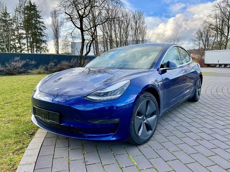 Second-hand Tesla Model 3 366 kW (498 CP) 2020 Albastru Berlinǎ