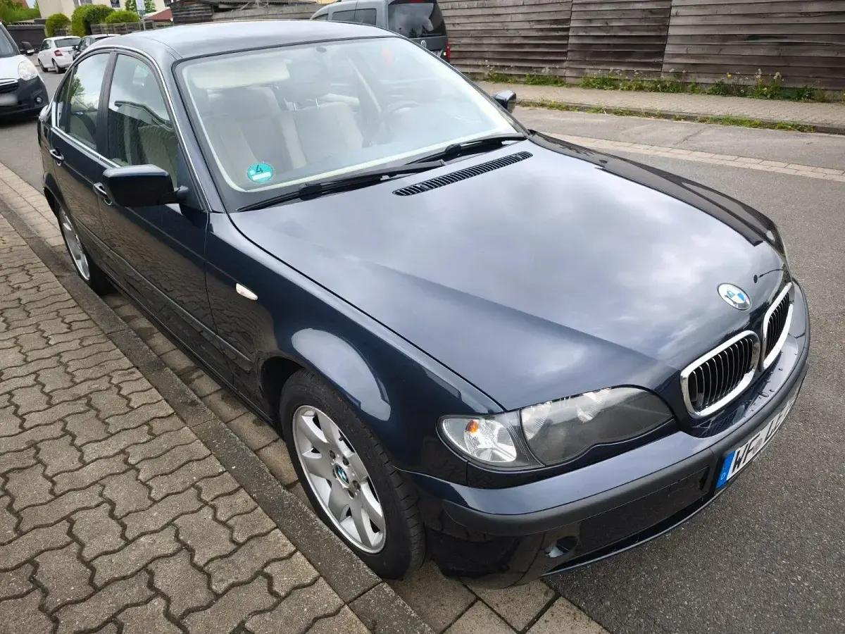Gebraucht BMW 320 170 PS (125 kW) 2002 Blau Limousine